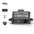 Ninja Woodfire Barbecue Elettrico, Affumicatore e Friggitrice ad Aria 7 in 1, per Grigliare, Friggere, Affumicare, Arrostire e Cuocere all'Aperto, Antiaderente, Portatile, Grigio/Nero OG701EU